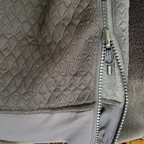 Ivivva Girls Active sweatshirt *like new* - Picture 3 of 4